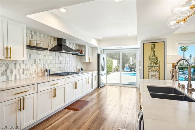 2930 Bel Air Drive, Las Vegas, NV 89109