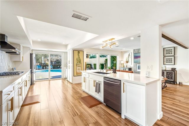 2930 Bel Air Drive, Las Vegas, NV 89109