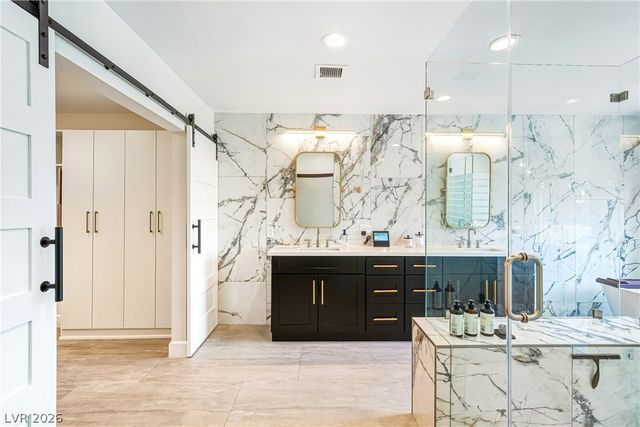 2930 Bel Air Drive, Las Vegas, NV 89109