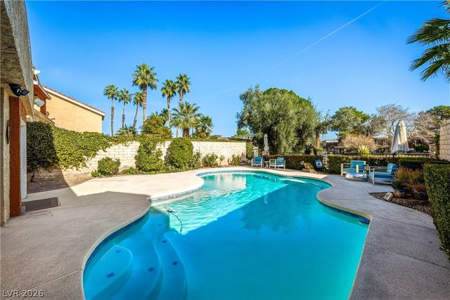 2930 Bel Air Drive, Las Vegas, NV 89109