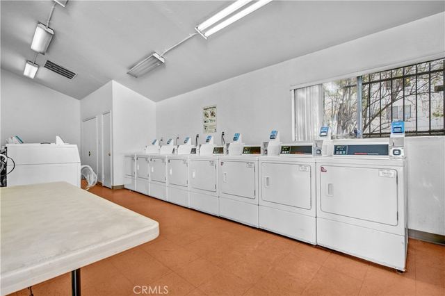 5700 Etiwanda Avenue 282, Tarzana, CA 91356