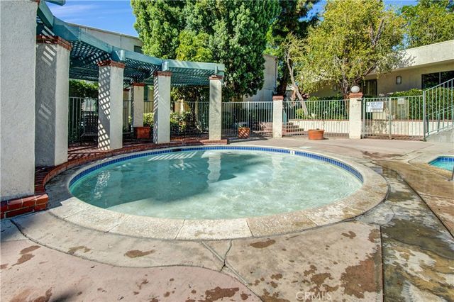 5700 Etiwanda Avenue 282, Tarzana, CA 91356