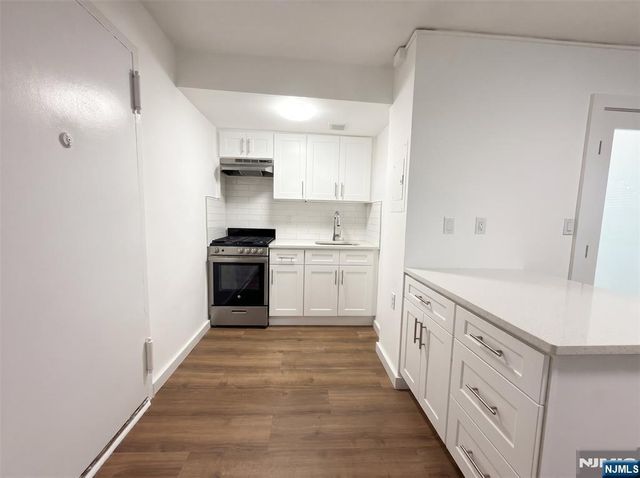3081 Edwin Avenue 1H, Fort Lee, NJ 07024