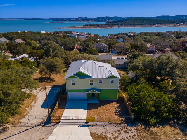 1385 RIVIERA DR, Canyon Lake, TX 78133