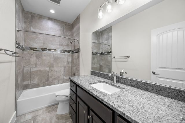1385 RIVIERA DR, Canyon Lake, TX 78133