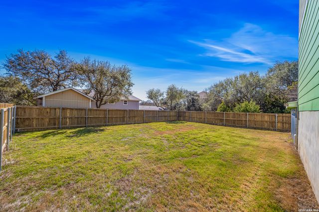 1385 RIVIERA DR, Canyon Lake, TX 78133