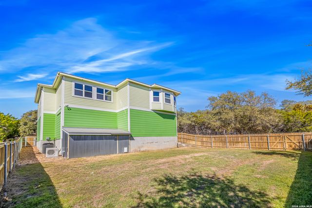 1385 RIVIERA DR, Canyon Lake, TX 78133