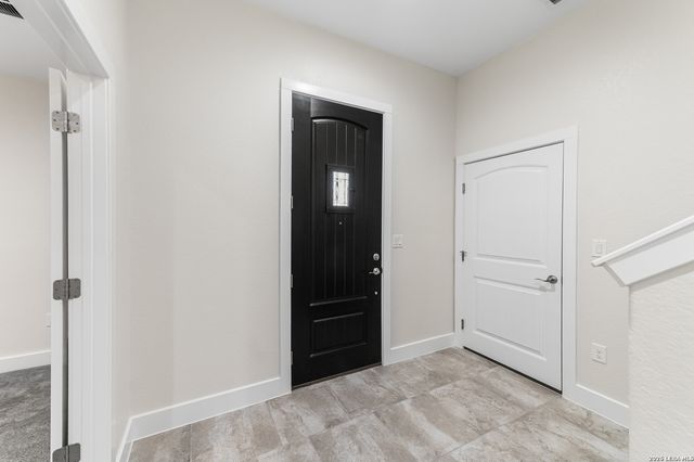 1385 RIVIERA DR, Canyon Lake, TX 78133