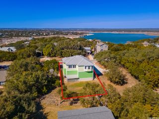 1385 RIVIERA DR, Canyon Lake, TX 78133