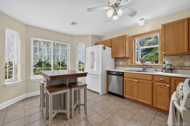 36 Overlook Terrace, Walden, NY 12586