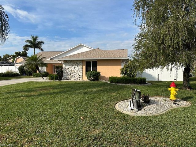 2726 SE 24th CT, Cape Coral, FL 33904