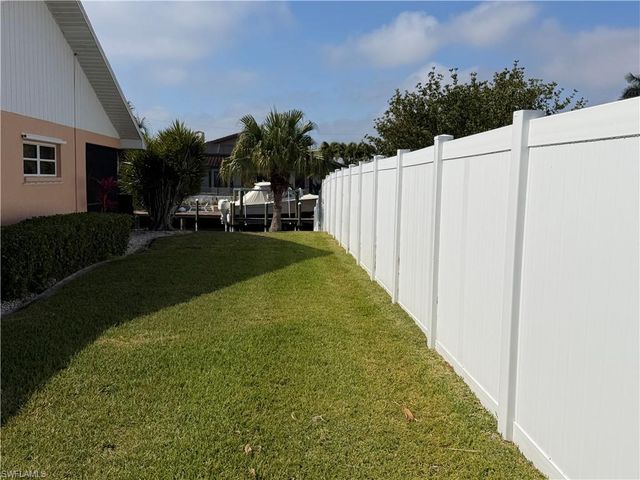 2726 SE 24th CT, Cape Coral, FL 33904