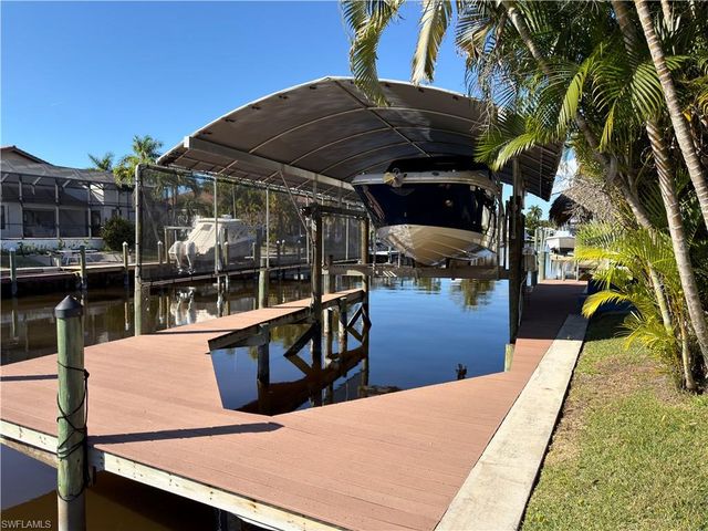 2726 SE 24th CT, Cape Coral, FL 33904