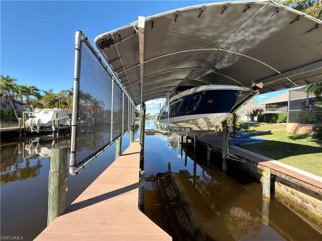 2726 SE 24th CT, Cape Coral, FL 33904