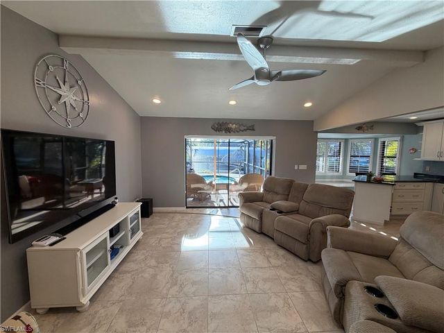 2726 SE 24th CT, Cape Coral, FL 33904