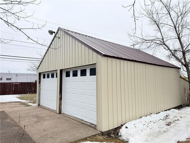 11 E Gates Street, Rice Lake, WI 54868