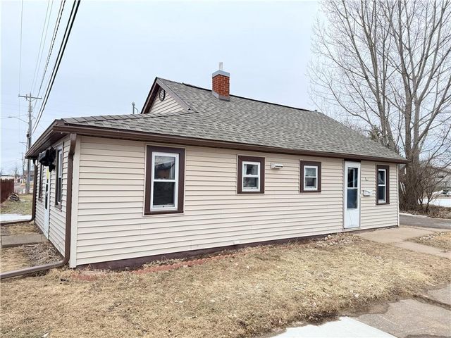 11 E Gates Street, Rice Lake, WI 54868
