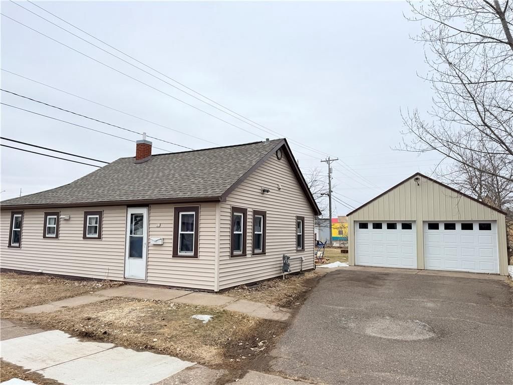 11 E Gates Street, Rice Lake, WI 54868