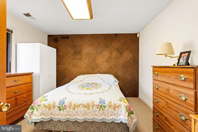 10 SCHOOLHOUSE LN, North East, MD 21901