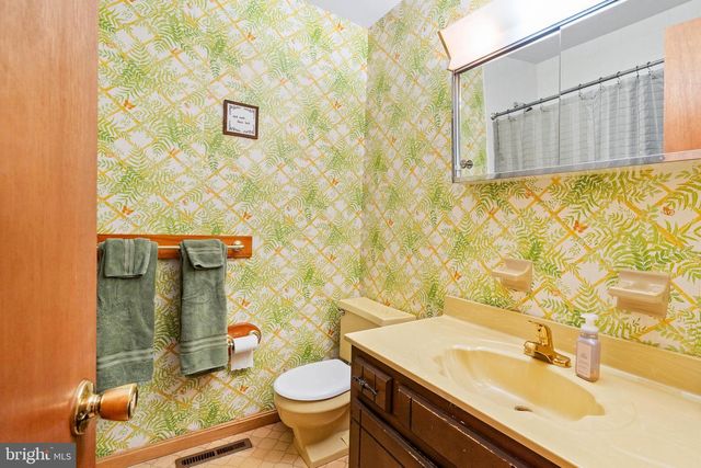 10 SCHOOLHOUSE LN, North East, MD 21901