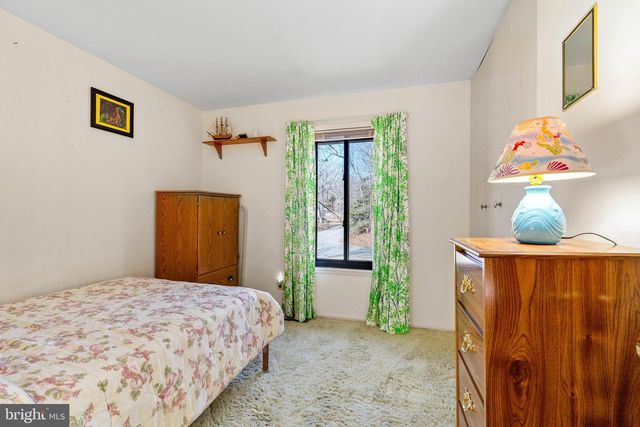 10 SCHOOLHOUSE LN, North East, MD 21901