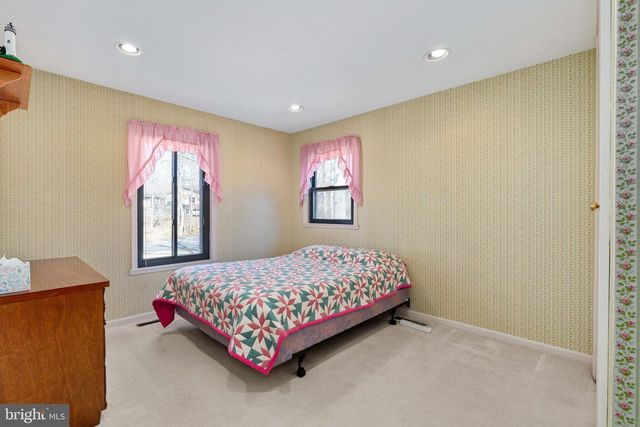 10 SCHOOLHOUSE LN, North East, MD 21901