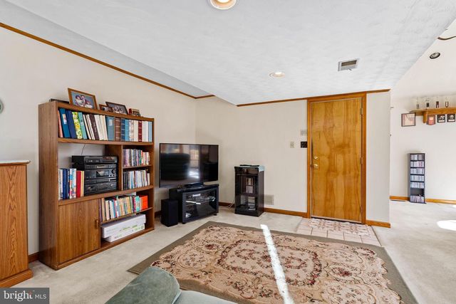 10 SCHOOLHOUSE LN, North East, MD 21901