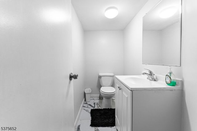 41 Coit St, Irvington Twp., NJ 07111