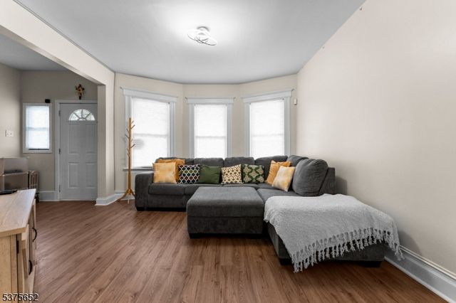 41 Coit St, Irvington Twp., NJ 07111