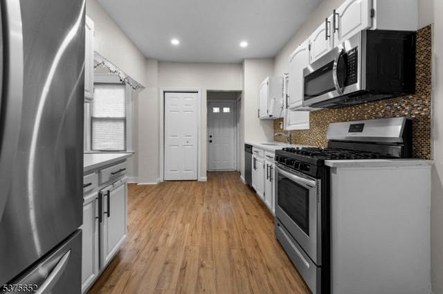 41 Coit St, Irvington Twp., NJ 07111