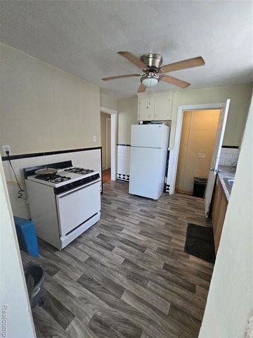 10342 Roxbury Street, Detroit, MI 48224