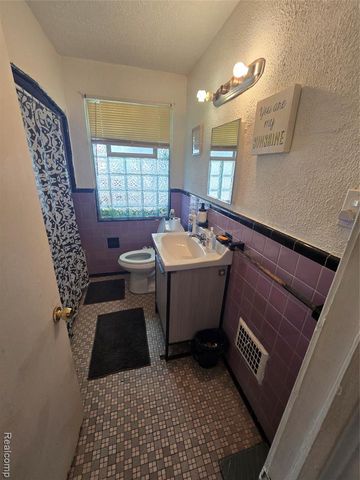 10342 Roxbury Street, Detroit, MI 48224