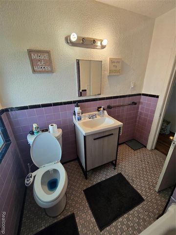 10342 Roxbury Street, Detroit, MI 48224