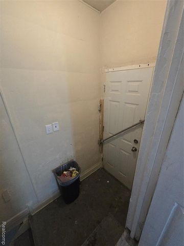 10342 Roxbury Street, Detroit, MI 48224