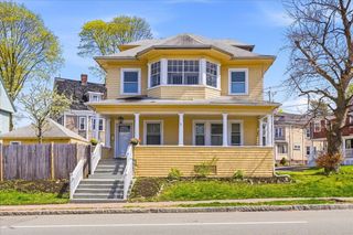 82 Blue Hill Ave, Milton, MA 02186