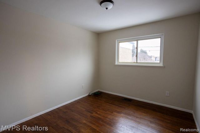 36870 Lodge Drive, Sterling Heights, MI 48312