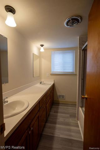 36870 Lodge Drive, Sterling Heights, MI 48312