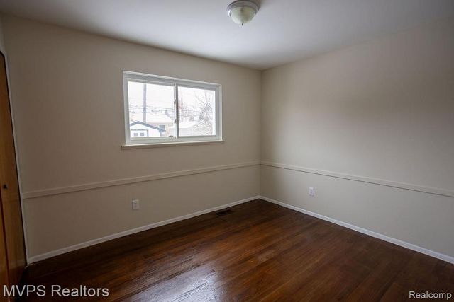 36870 Lodge Drive, Sterling Heights, MI 48312