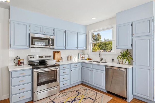 3518 Nevin Ave, Richmond, CA 94805