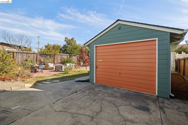 3518 Nevin Ave, Richmond, CA 94805