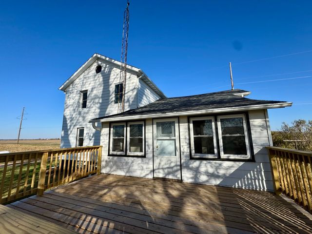 17394 1600 North Avenue, Princeton, IL 61356