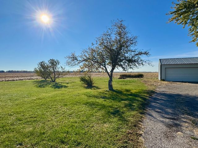 17394 1600 North Avenue, Princeton, IL 61356