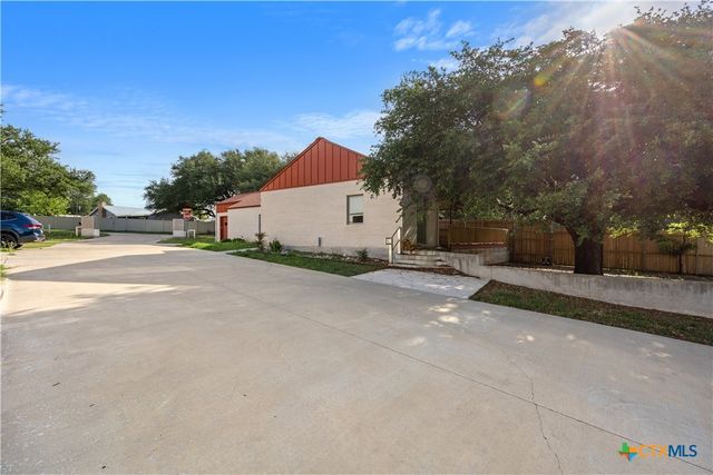 2826 Lone Oak Drive, Belton, TX 76513