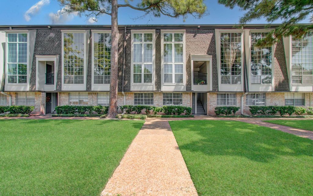 12633 Memorial Drive 74, Houston, TX 77024