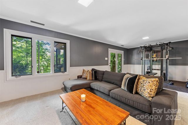 3329 Winnipeg Circle, Charlotte, NC 28210
