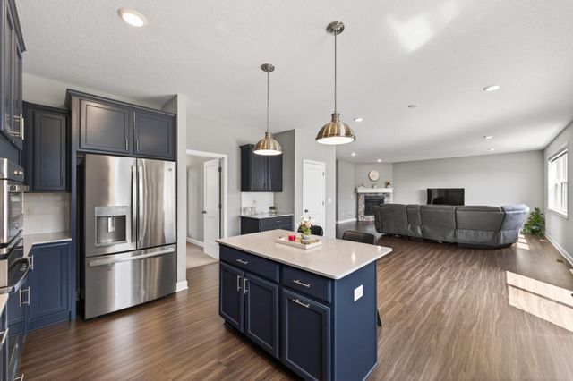 1559 Edgebrook Lane, Carver, MN 55315