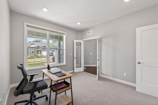 1559 Edgebrook Lane, Carver, MN 55315