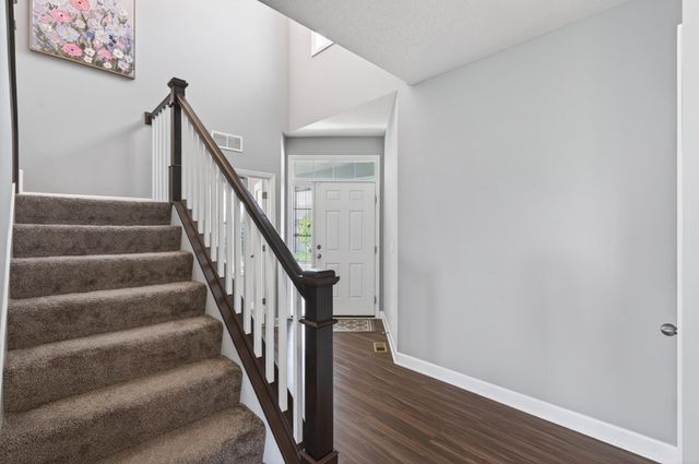 1559 Edgebrook Lane, Carver, MN 55315