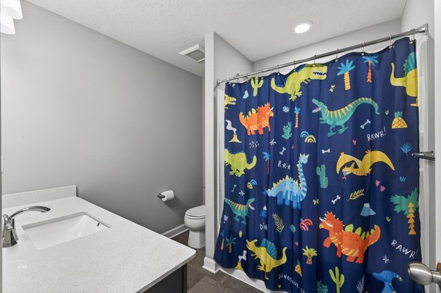 1559 Edgebrook Lane, Carver, MN 55315