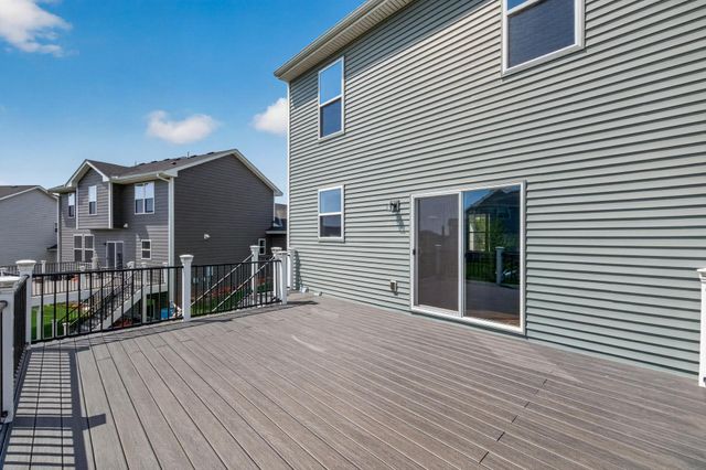 1559 Edgebrook Lane, Carver, MN 55315
